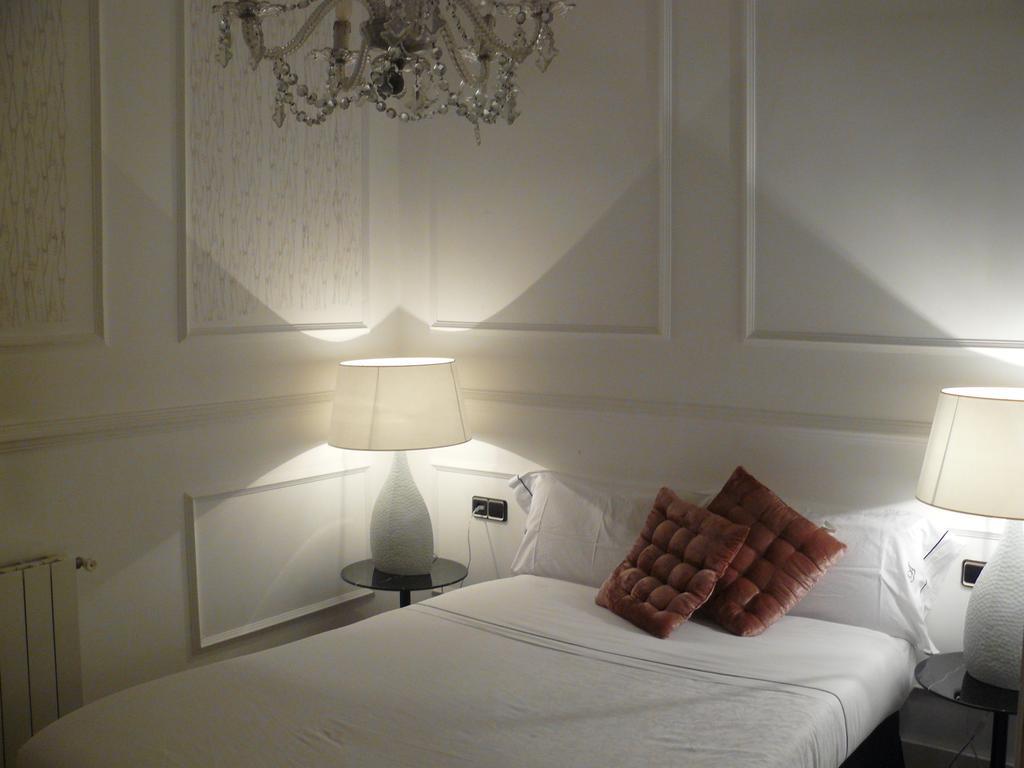 Apartamentos Manzana Madrid Room photo